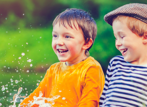 Lads splashing
